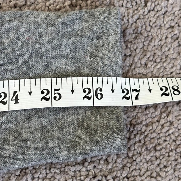 Brandy Melville Wool Blend Sweater One Size Gray Oversized Made in Italy Deep V - Picture 7 of 7